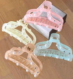 Pinza Traforata con Perle e Strass